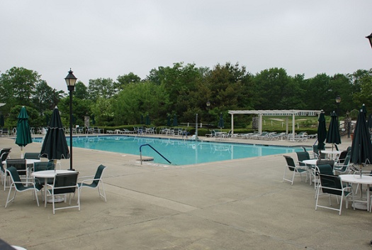 Four Seasons at Lakewood - Amenities - Outdoor Swimming Pool